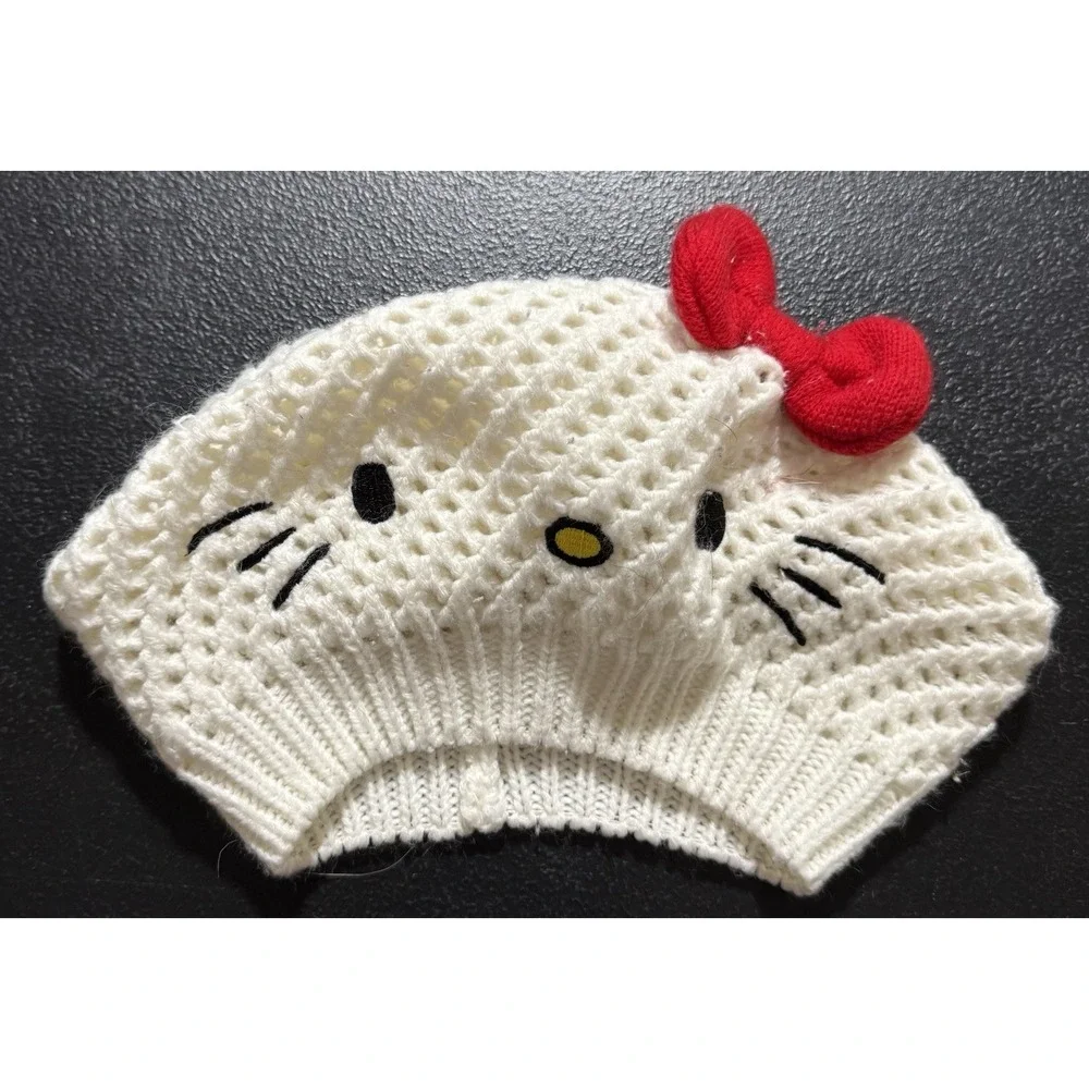 HELLO KITTY Girls Beret Hat Beanie White Knit Stocking Cap Adorable